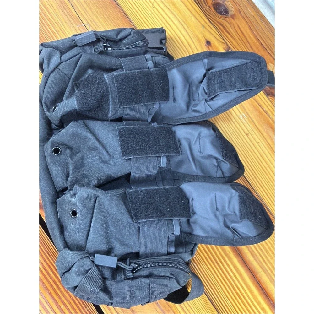 SOG Tactical Messenger Bag Black Shoulder Strap Utility MOLLE TACT POINT Pouches
